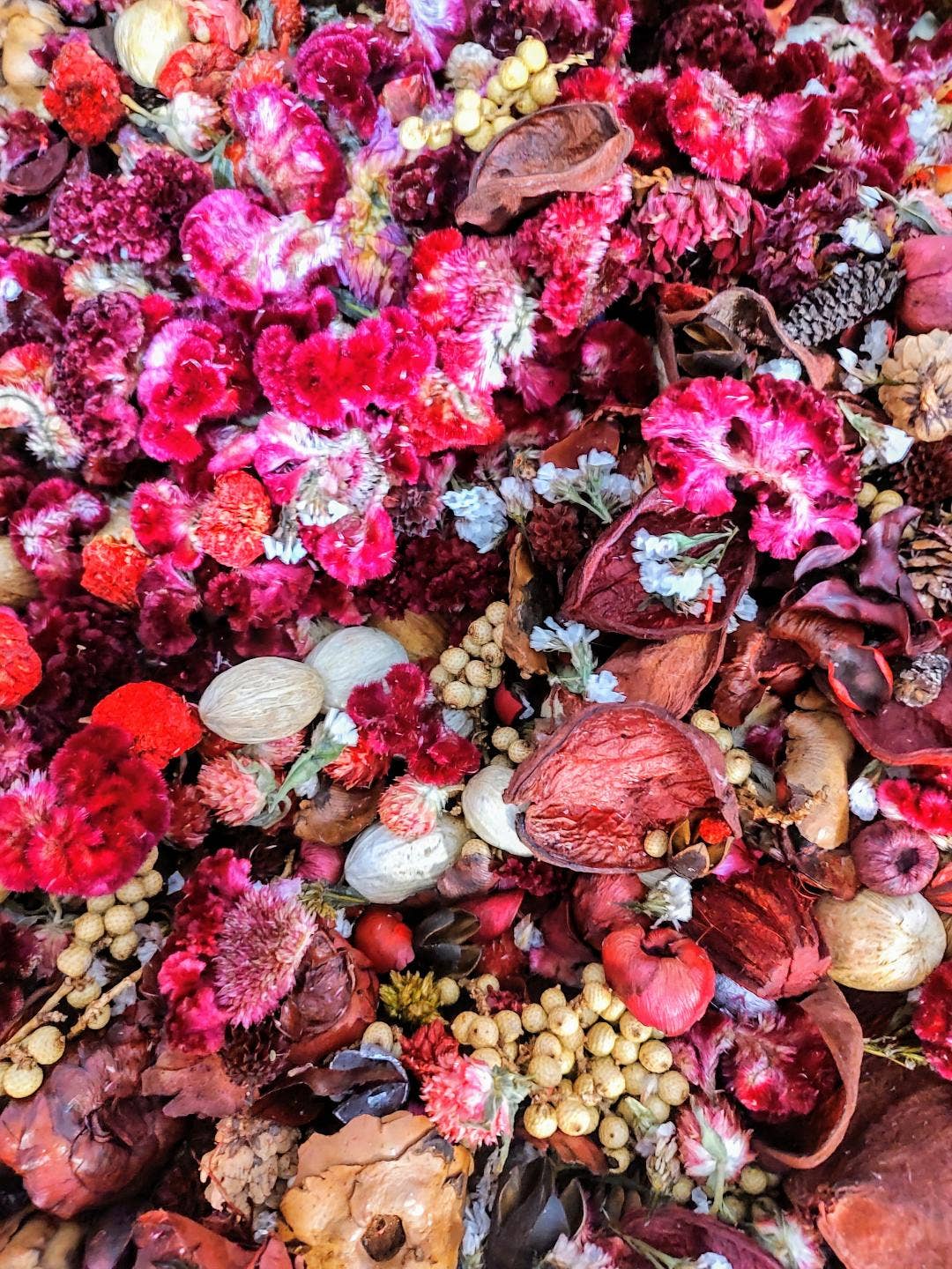 Snowflakes & Strawberries Handcrafted Potpourri: 1 cup