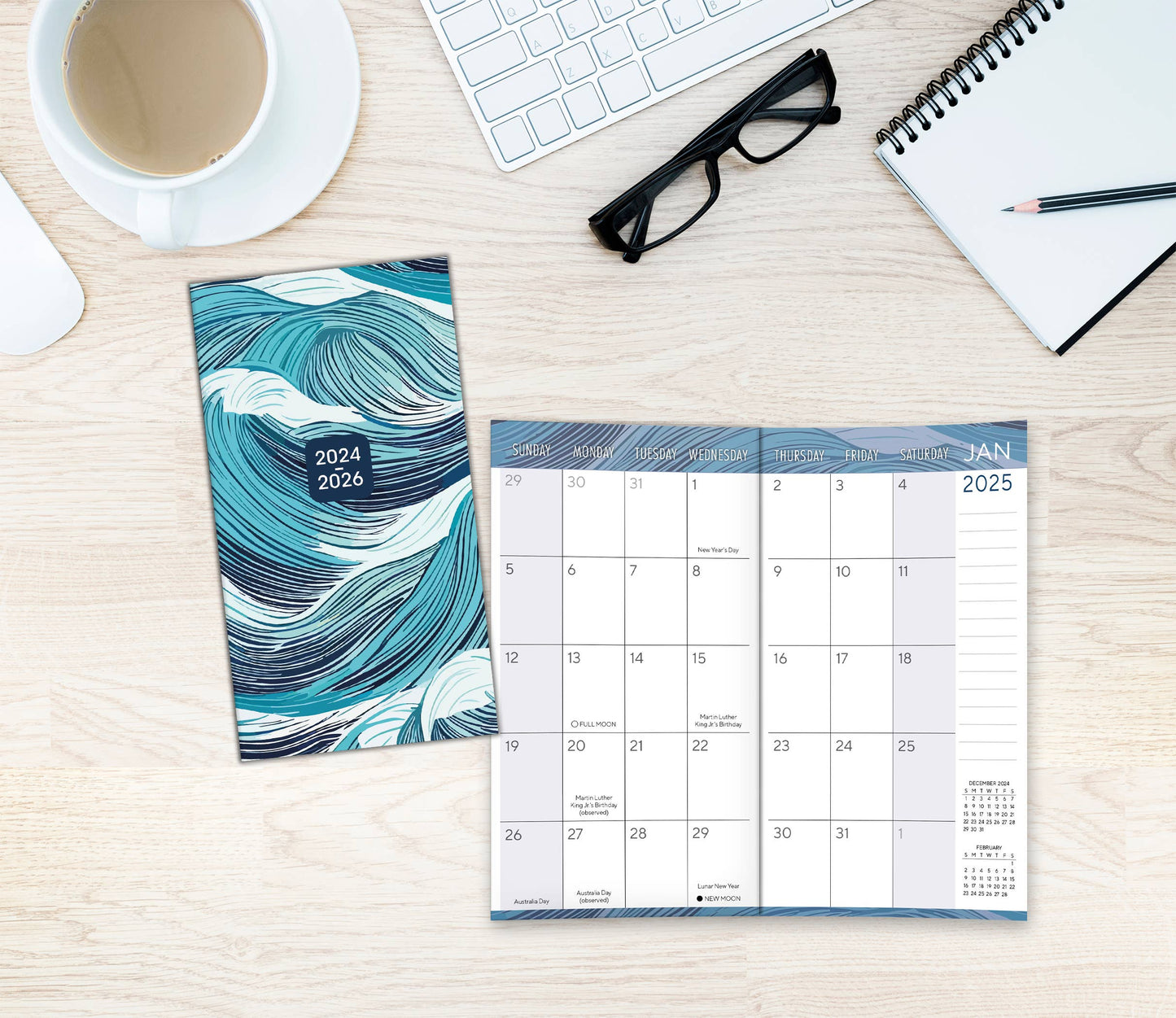 2025 Ocean Swell Two-Year-Plus Pocket Planner: Lay-Flat Binding / Weekly / English