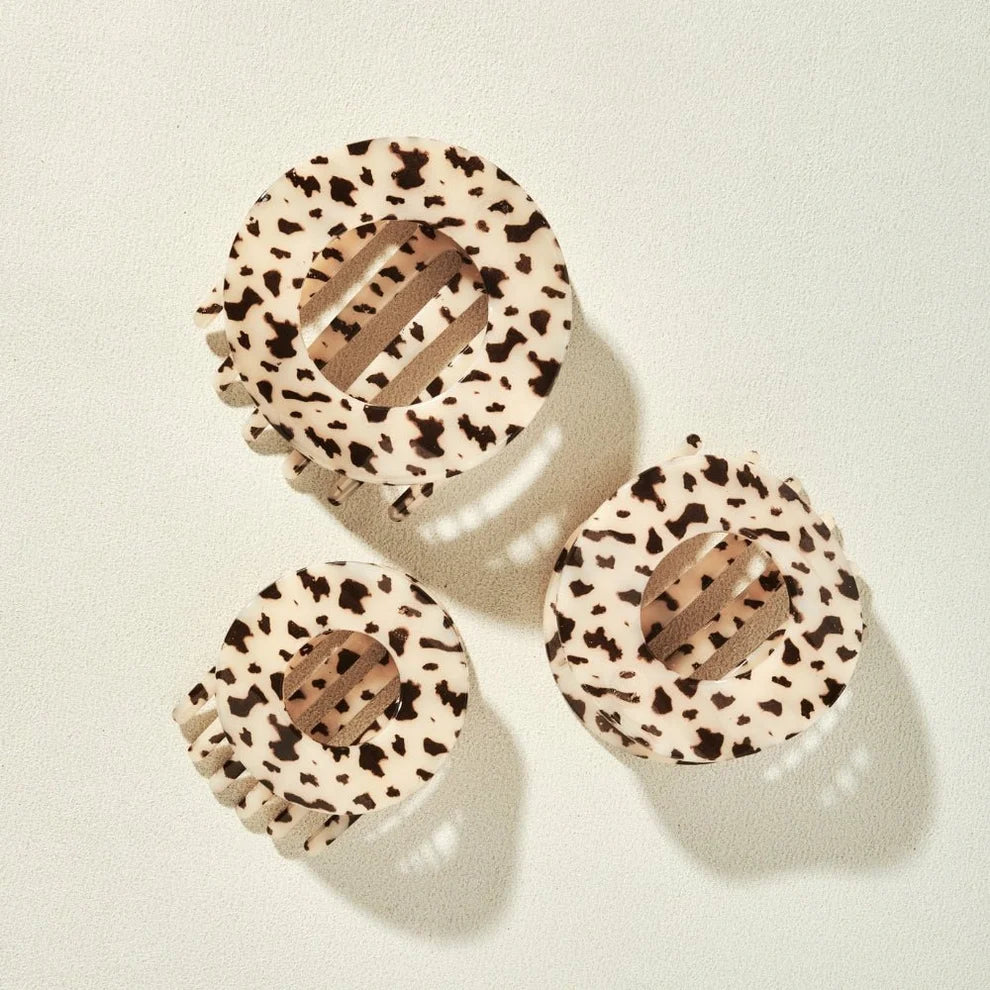 Blonde Tortoise Flat Circle Hair Clip