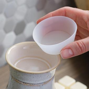 Flip Dish Reusable Wax Warmer Liner