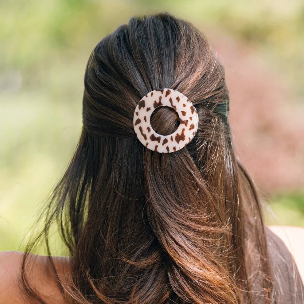 Blonde Tortoise Flat Circle Hair Clip