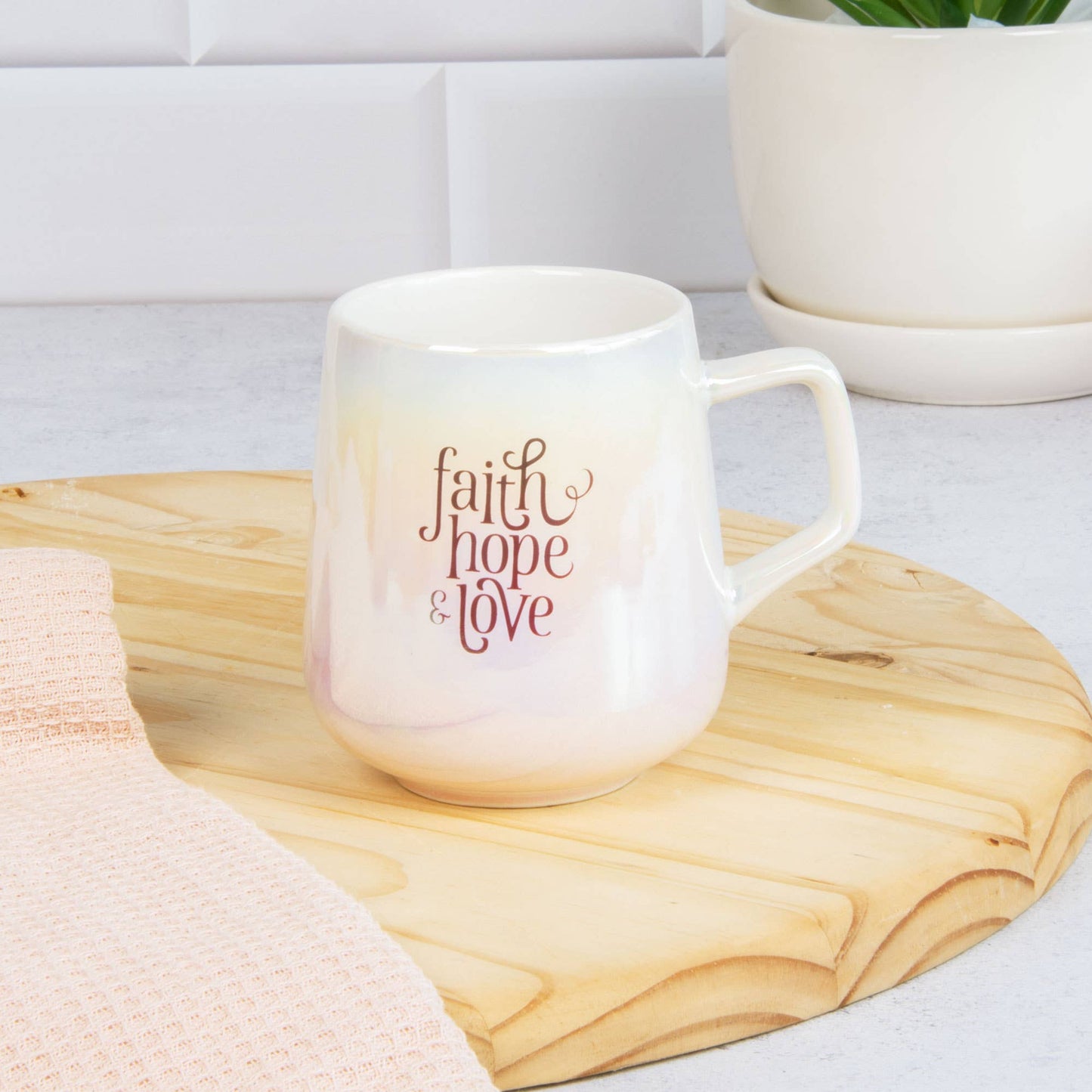 Mug Iridescent/White Faith Hope & Love