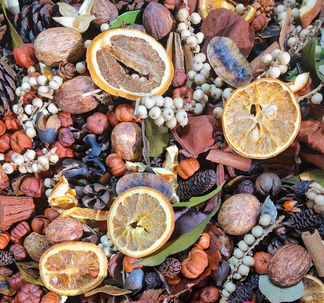Barbed Wire (Orange & Cinnamon) Handcrafted Potpourri: 2 Cups